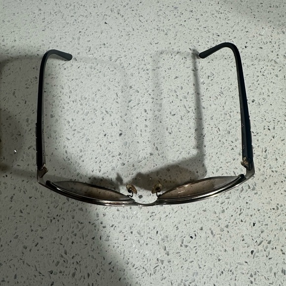Versace Y2K Sunglasses in Fair Condition Frames Listing - Picture 4 of 8